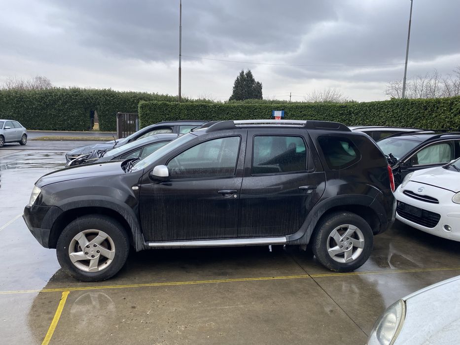 Dezmembrez dacia Duster