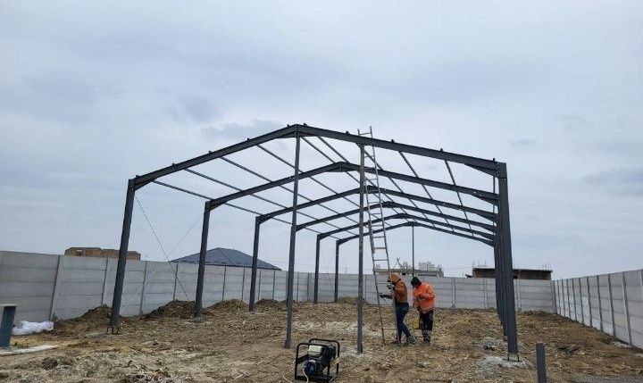 Vând hală metalica de pe stoc 10x20x4