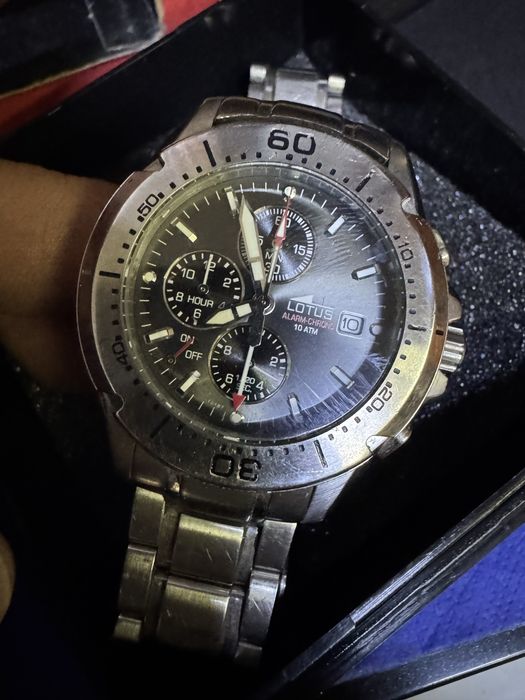 Ceas Lotus impecabil