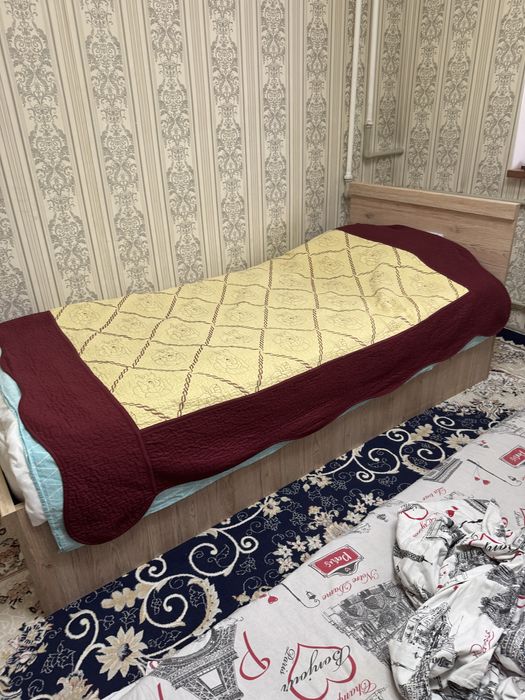 Кровать качественного дерева