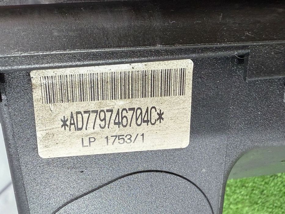 Carcasa filtru aer 2010 bmw 116d seria 1 e87 lci 2.0 diesel cod oem 13717797460 2004-2013