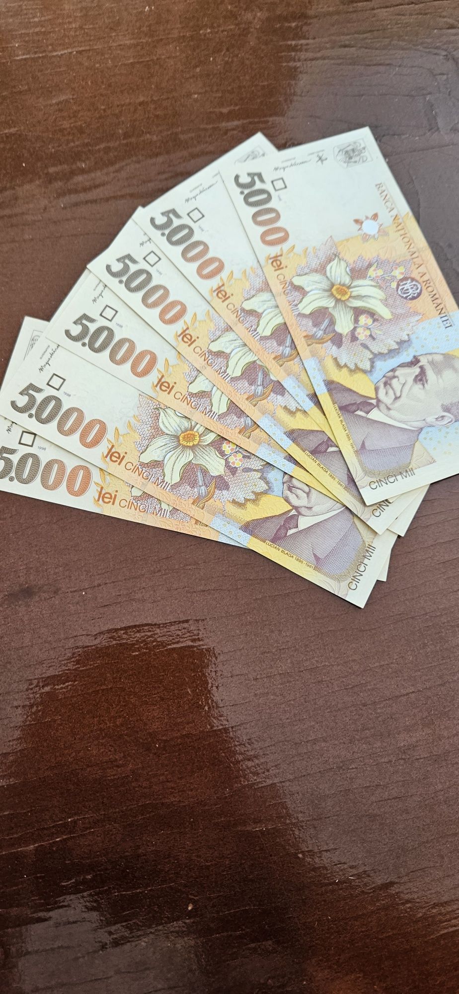 Vând 6 bancnote, 5000 lei cu Lucian Blaga