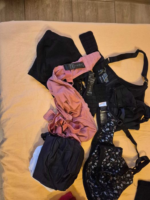 Дрехи за бременни и кърмене