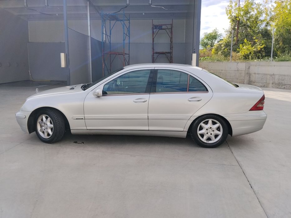 Mercedes-Benz C220