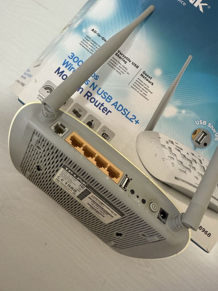 срочно продам  Wi-Fi router универсальный  TP-LINK TD- W8968