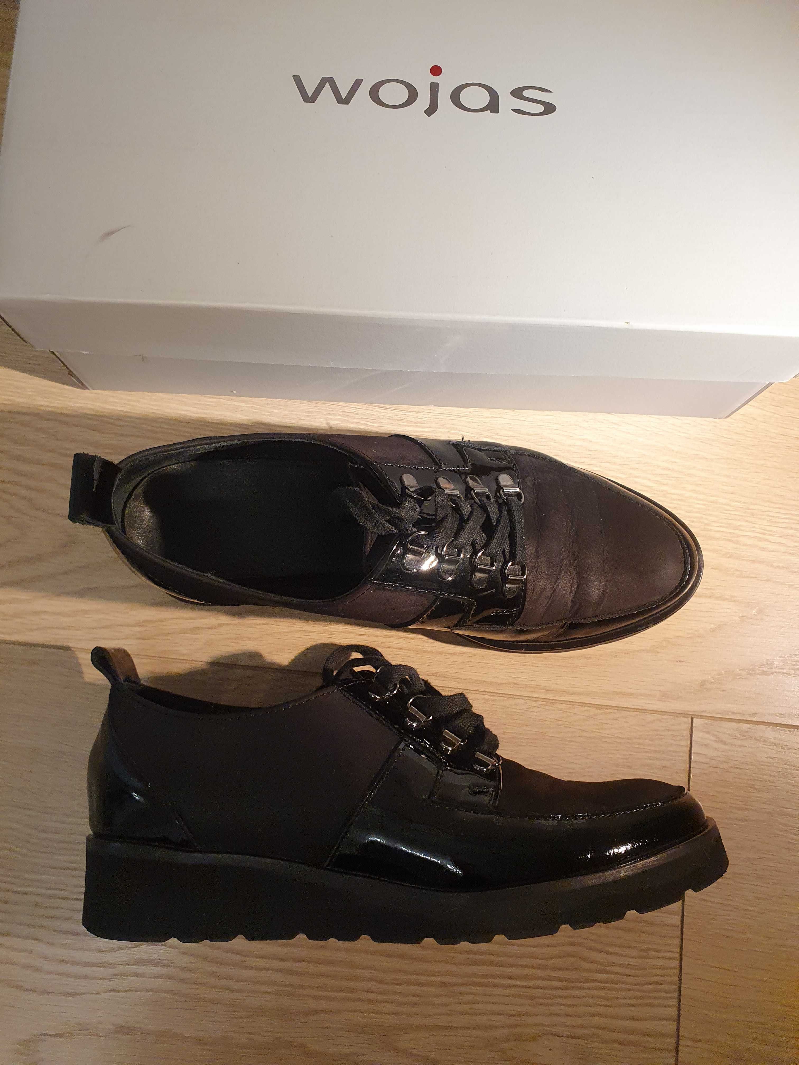 Vând pantofi casual Wojas