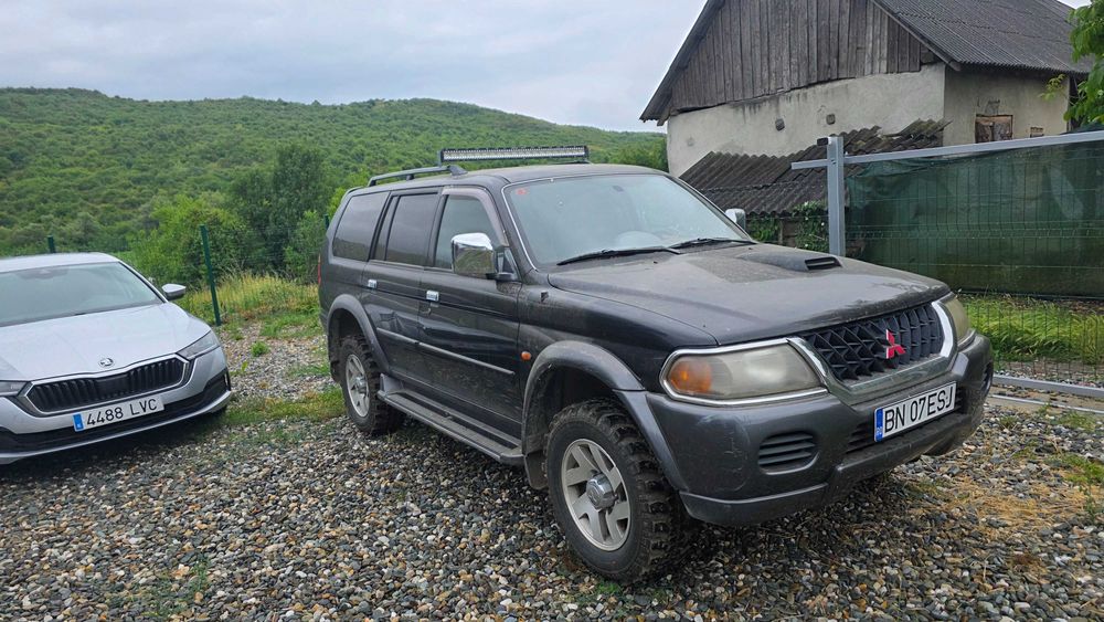 Mitsubishi pajero sport