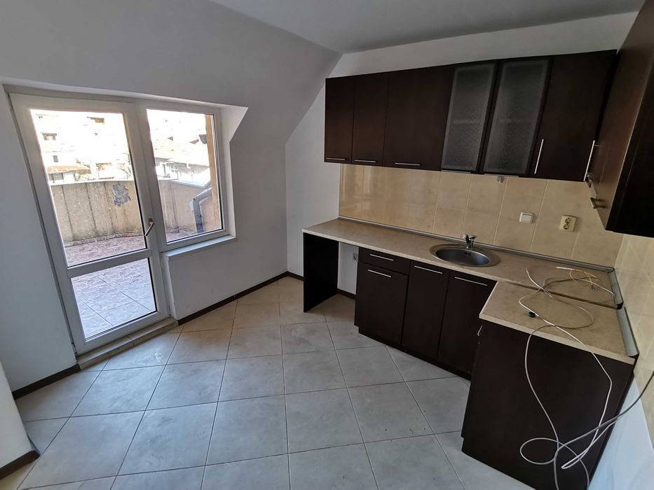 Дава се под наем Тристаен апартамент в Бургас, Възраждане - 75 кв.м за 450 € - Снимка #16