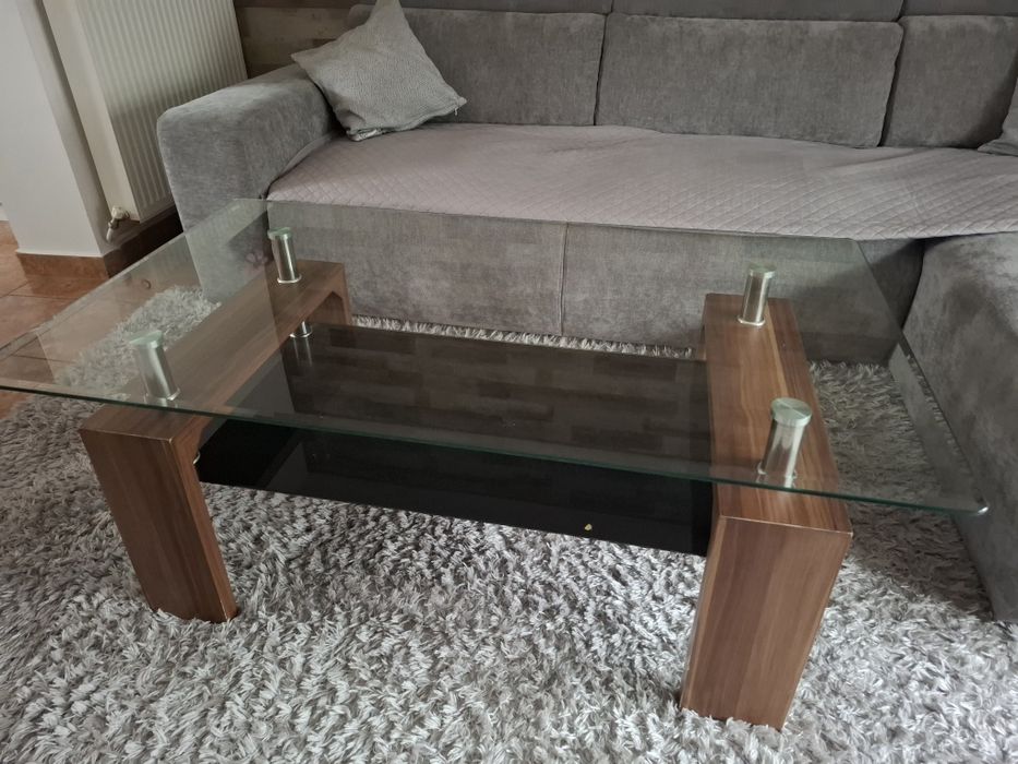 Холна маса без забележки