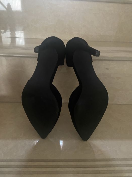 Обувки на висок ток