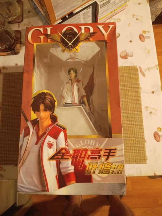 Vând figurine urgent