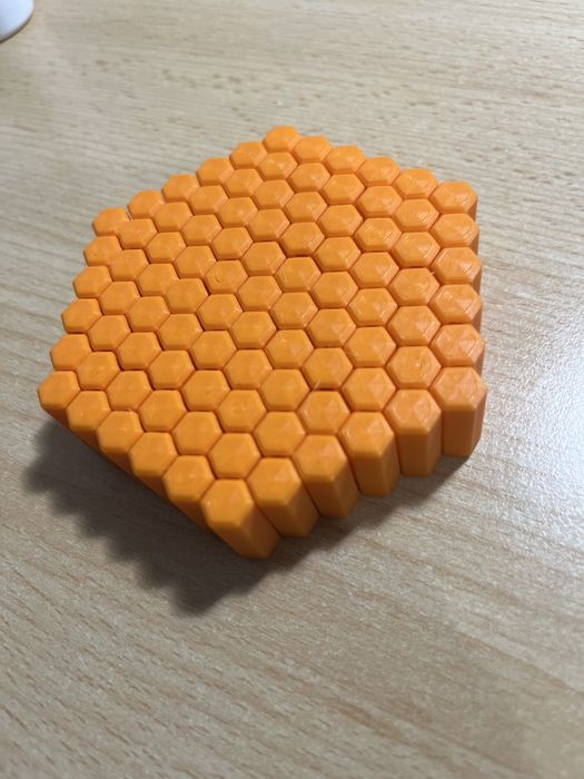 Mini jucărie hexagonală