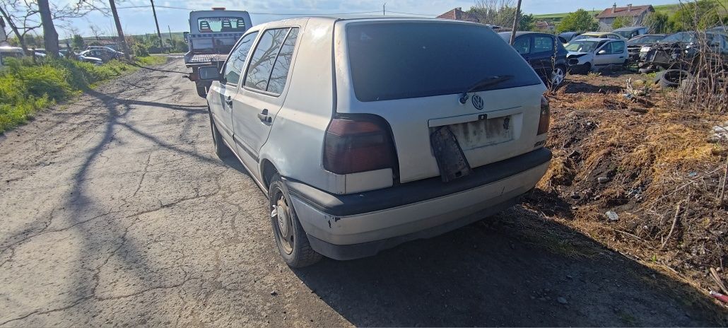 Vw golf 3 1.6 на части