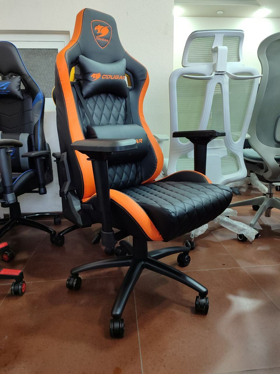 геймерское кресло модель Cougar Orange