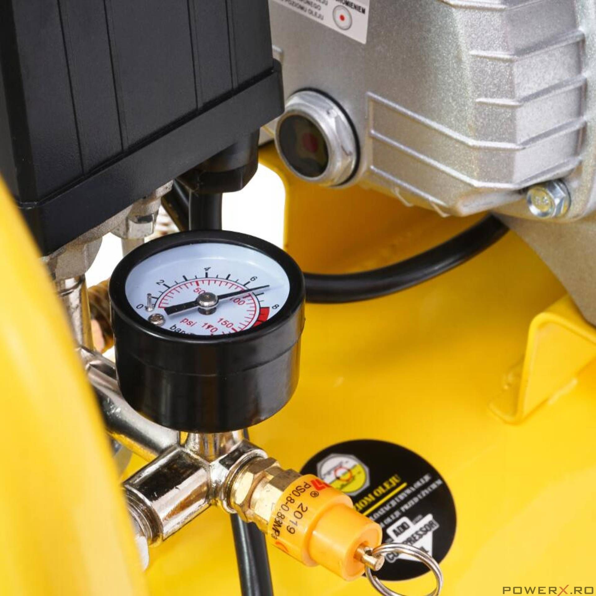 Compresor 50 litri, 2 pistoane pe ulei, 230V, 440 L/min, presiune 8