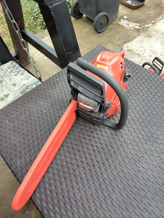 Vând 2 drujbe Husqvarna