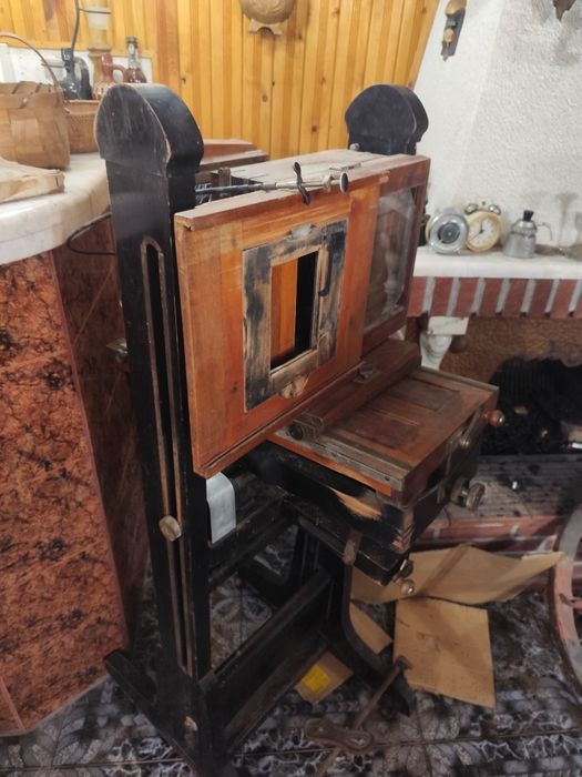 Фотоапарат статив ретро