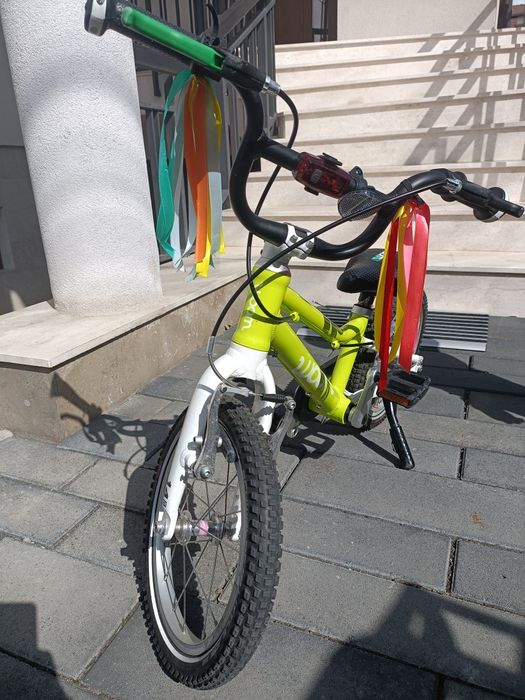 Bicicleta Woom 2 cu cric
