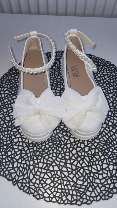 Vând pantofi fetite nr 34