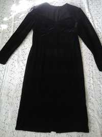Продаю велюровое черное платье