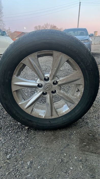 Диски с резиной R18 от лексуса