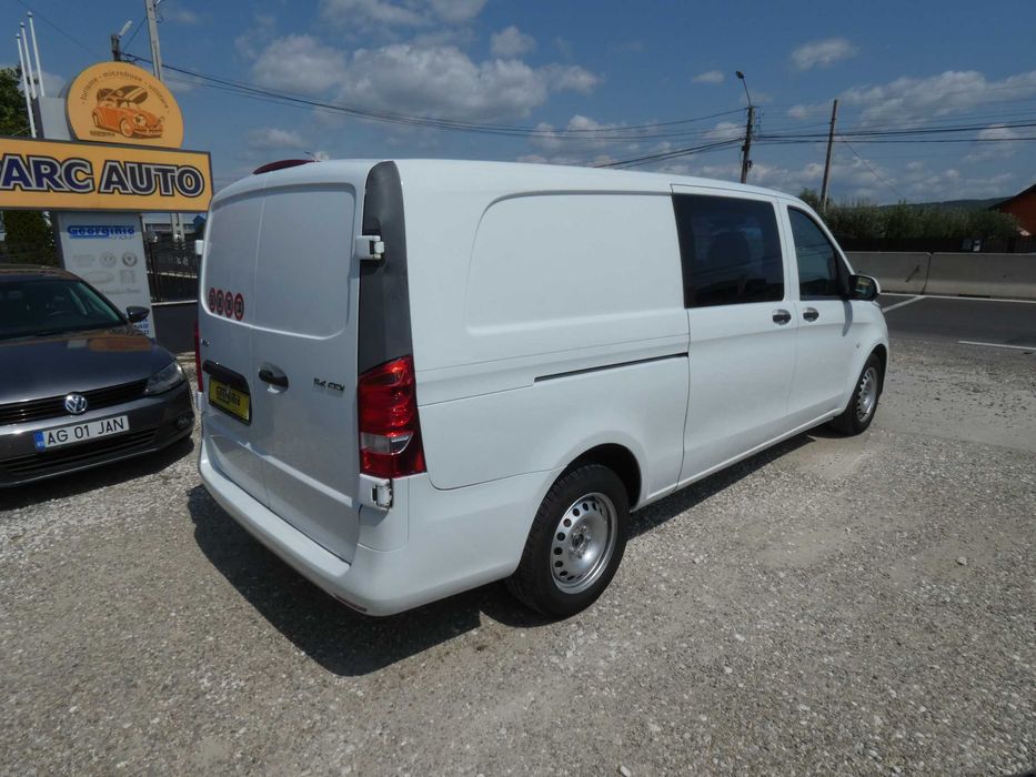 Mercedes Vito mixt 6 locuri + spatiu de marfa