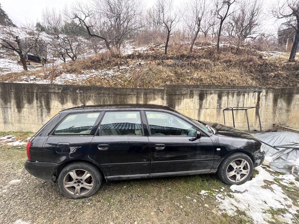 Vand Audi avant A4 b5 facelift 2001 1.8 benzina