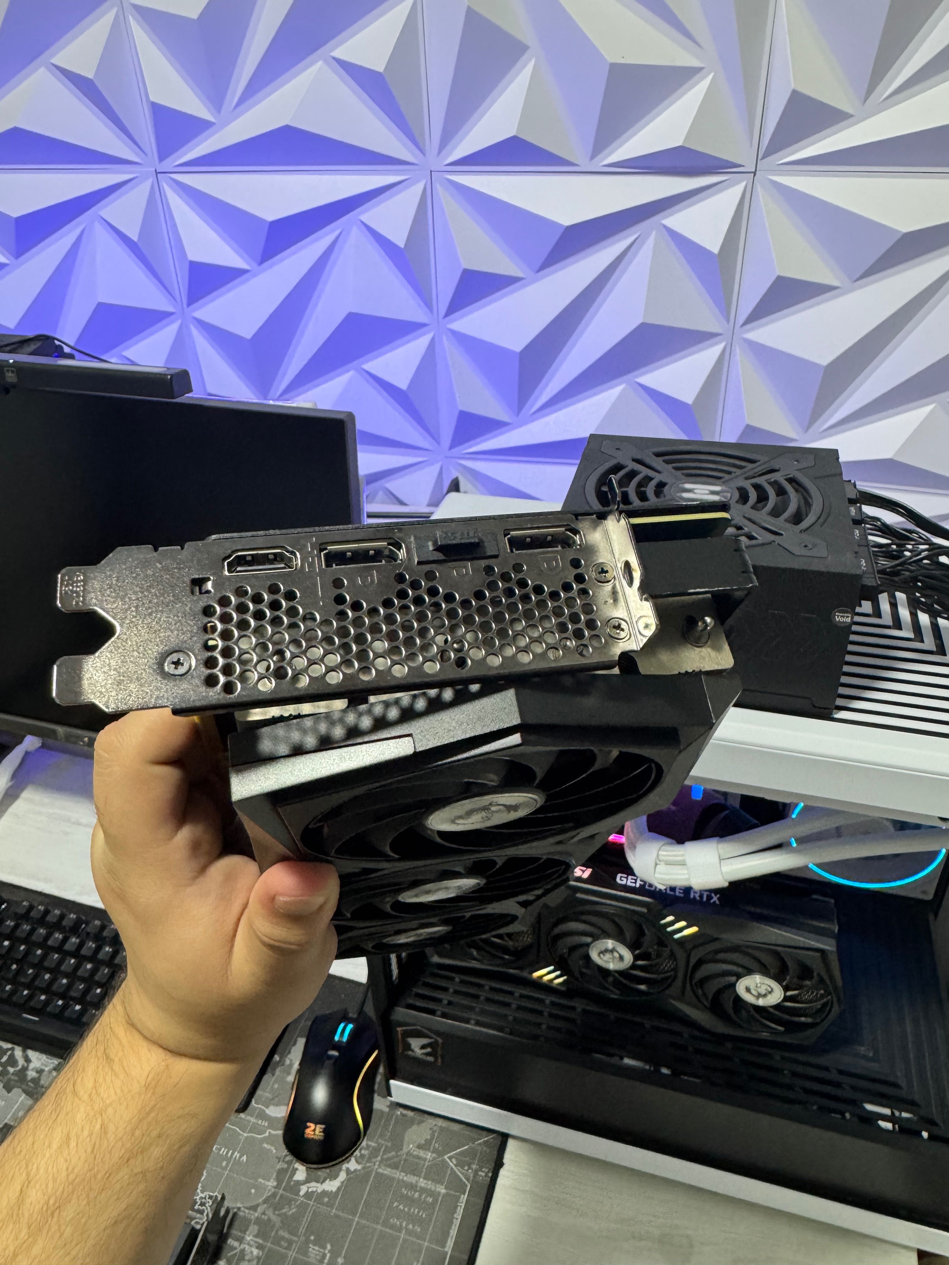MSI GAMING X TRIO RTX3070 8GB kak noviy
