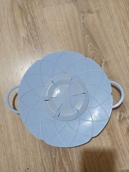 чаша, чтобы не сплывало с плиты