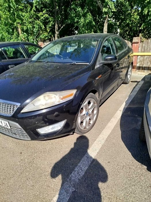 Vând Ford Mondeo