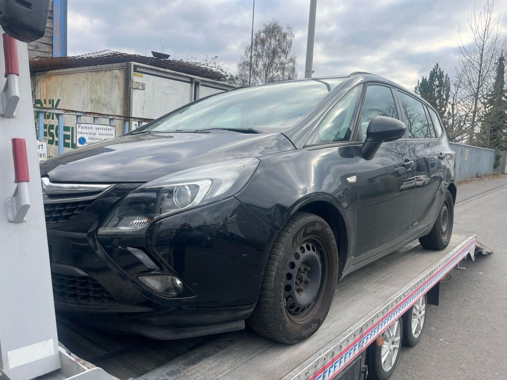 Bara fata Opel Zafira C capota, far, proiector, grila