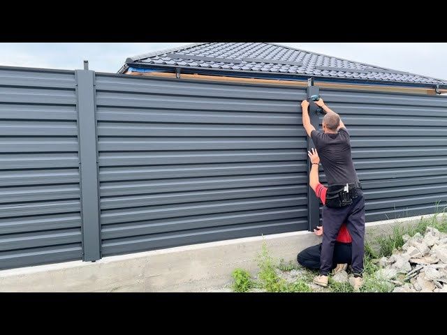 Construim garduri si porti din sipca metalica, panouri stil jaluzele,