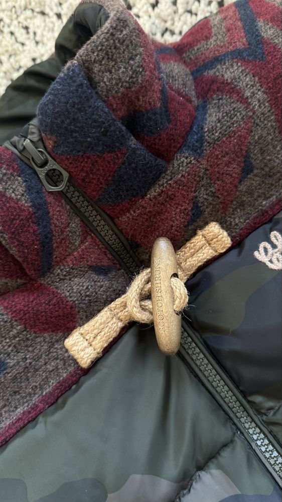 Дамски пухен елек,грейка Scotch & Soda размер L