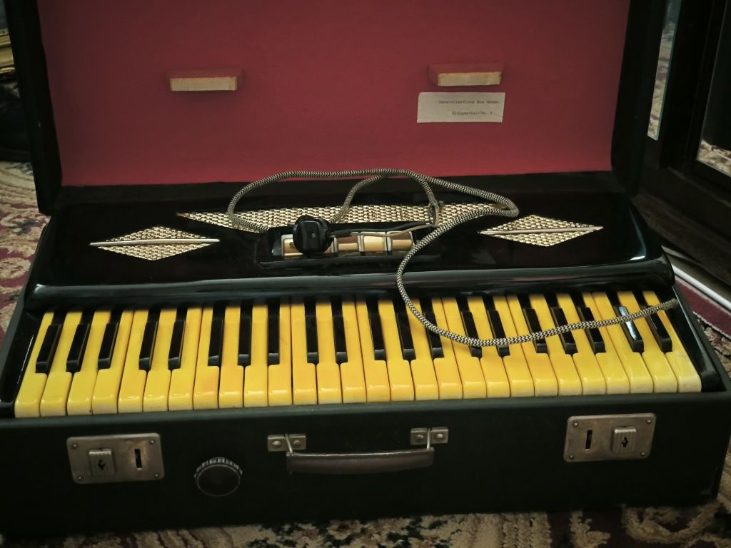 Orga electrică vintage Max Grimm – Germania RDG anii'60-'80
