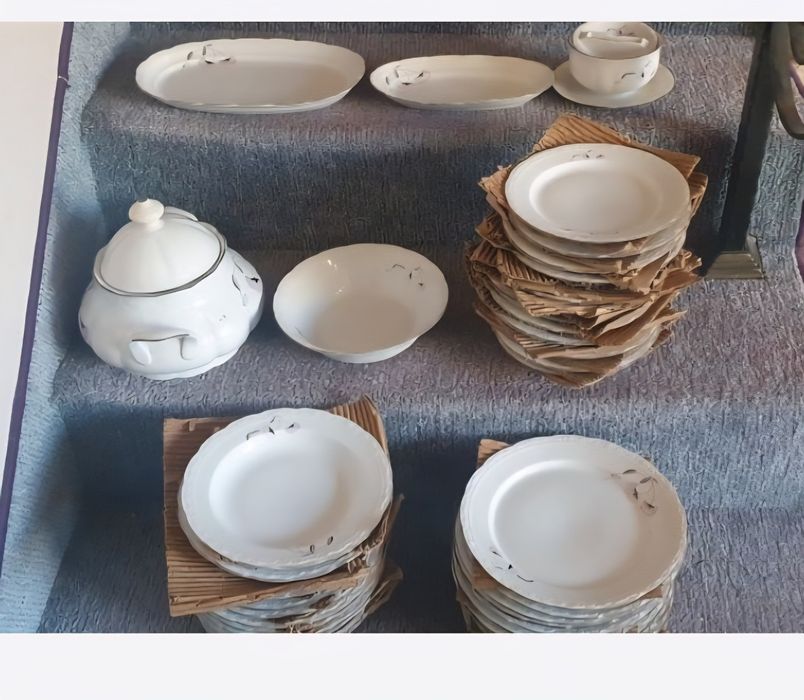 Set de 42 piese APULUM Fine Porcelain de colectie vintage anii 90 nou
