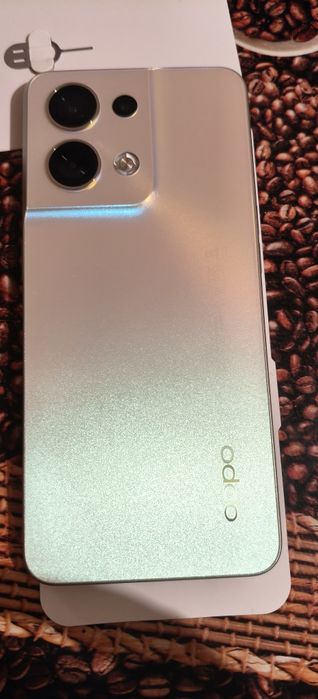 Oppo reno 8 5g la cutie ,2 huse si folie noua