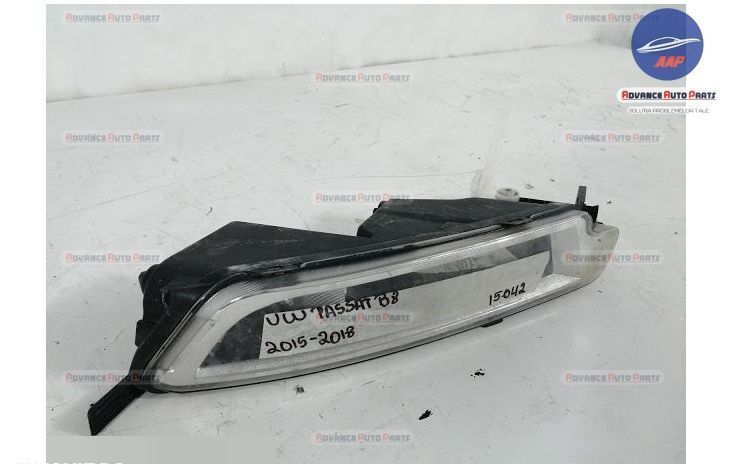 Proiector Dreapta original cu Halogen Volkswagen VW  Passat  B8 [2014