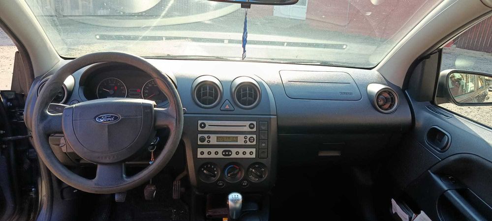 Vand Ford Fiesta 2005 ideala si pentru programul Rabla