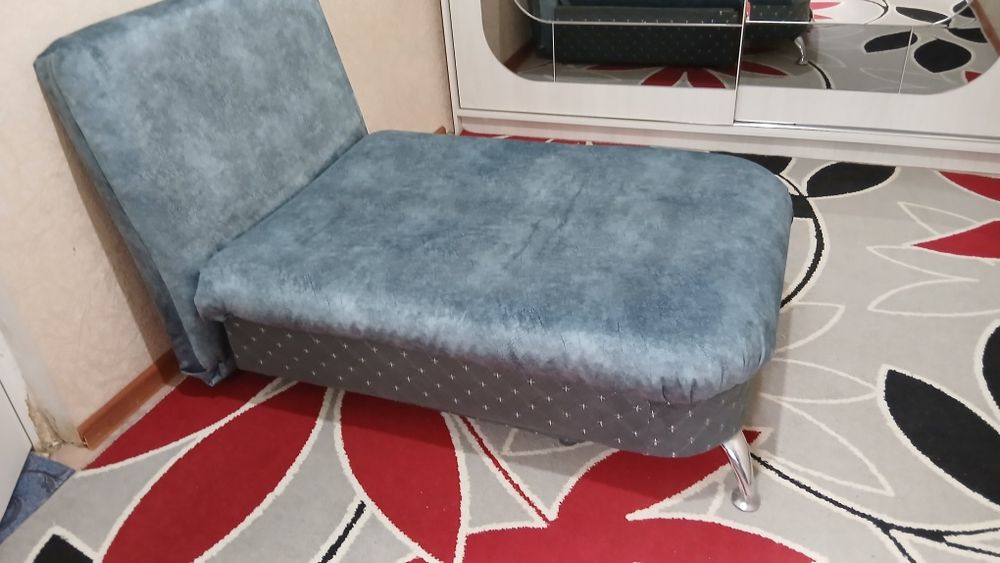 Кресло-кровать, б.у., перетянут , практический новый