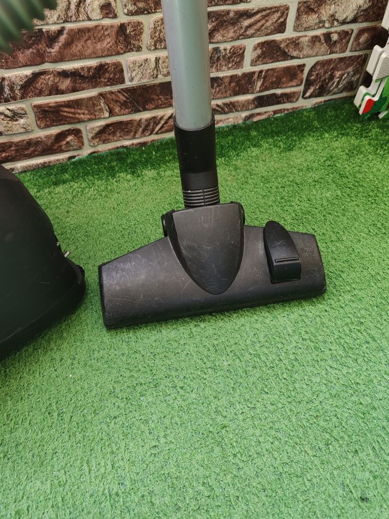 Прахосмукачка Bosch 2200w