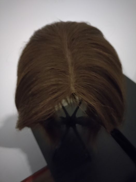 Vând perucă șatena din par natural