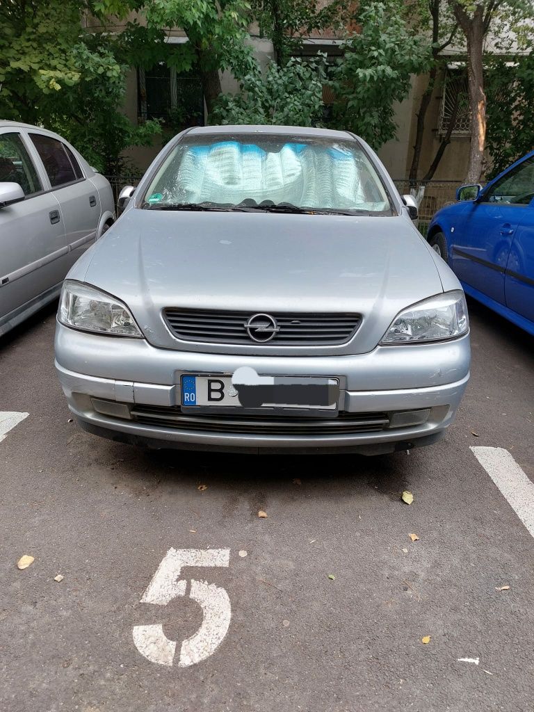 Opel astra model berlina