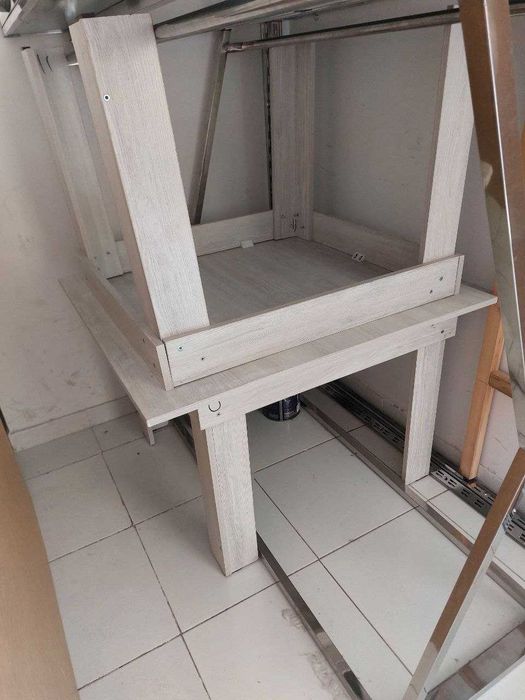 O'quv markaz va ofislar uchun parta/stol + stullar