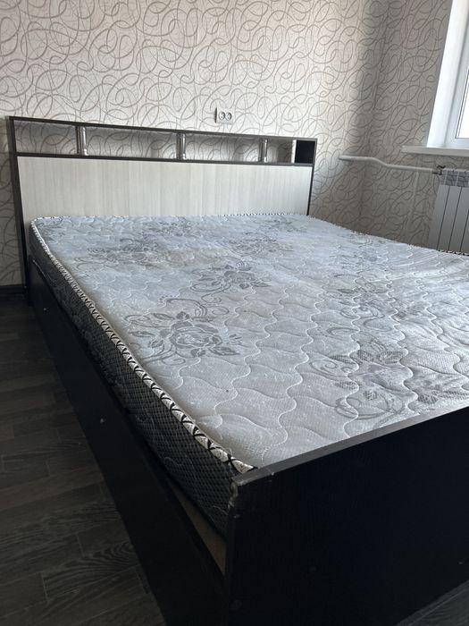 Продам кровать с комодом