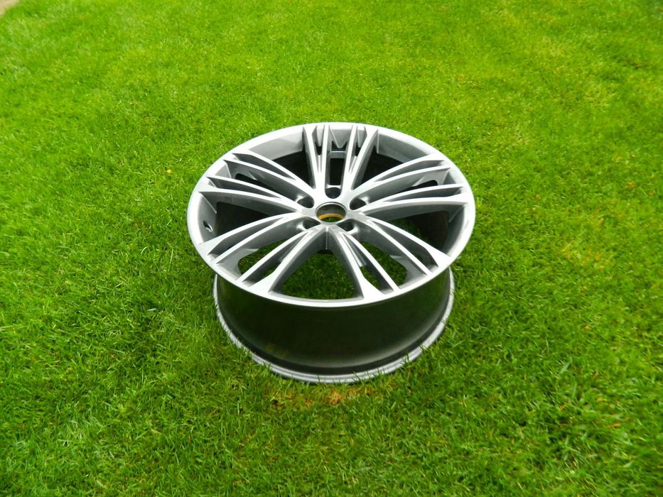 Janta pe 20" Audi A7 4K model 2020-2024 cod 4K8601025BG