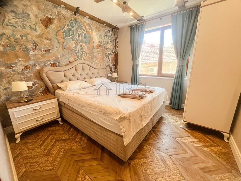 Дава се под наем Двустаен апартамент в Русе, Център - 62 кв.м за 561 € - Снимка #5