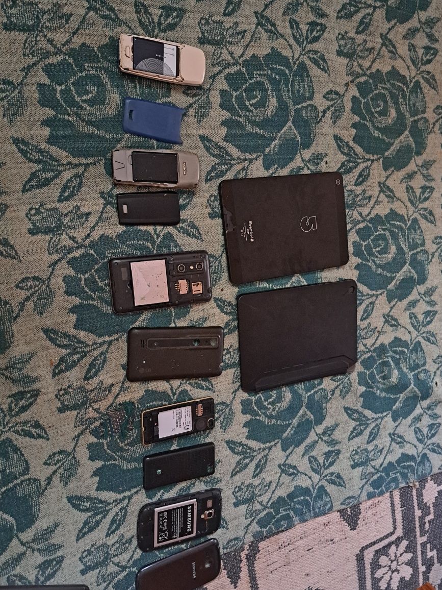 Vând telefoane vechi