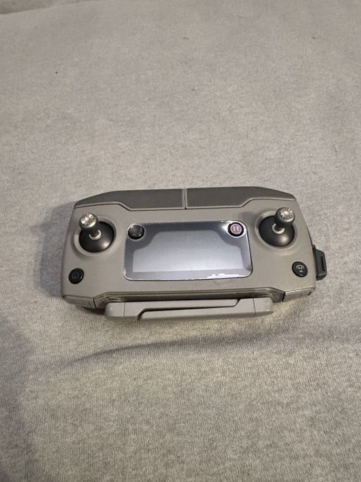 DJI Mavic 2 Zoom + 3 baterii + geantă – stare bună