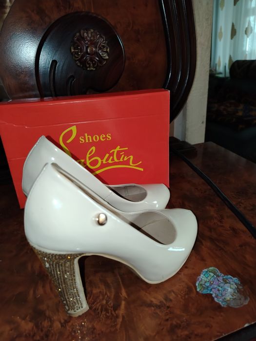 Женские туфельки