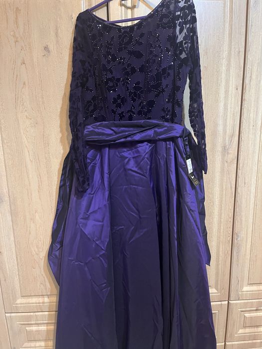 Вечернее платье 15000 тенге